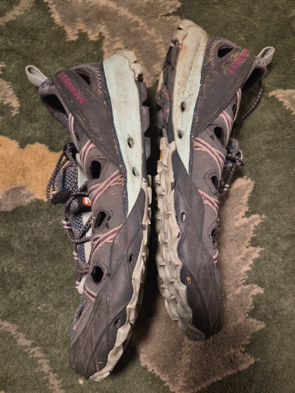 Women's Grey and Pink Athletic Sandals - Picture 6 of 9